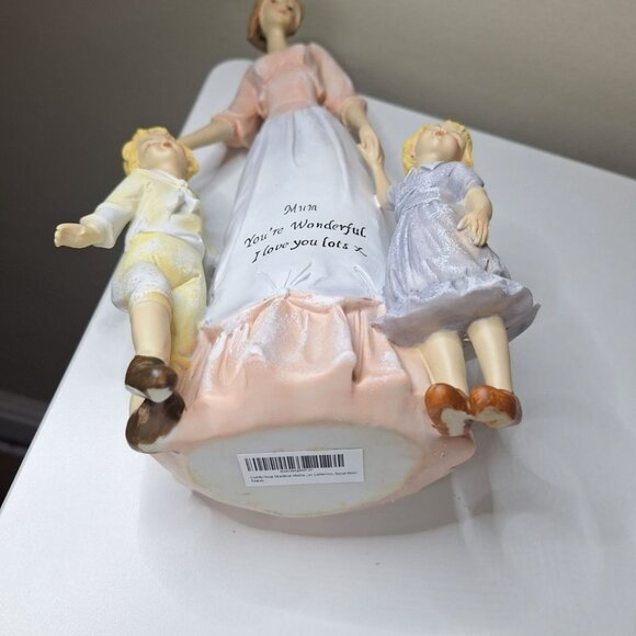 European Figurine Mum Children Mom Wonderful 12 Inches Tall Lightweight Gift - Picture 12 of 14
